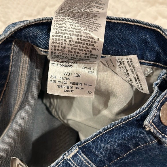 Levi’s Wedgie Straight Jeans - Picture 13 of 13